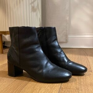 Able Dolly Ankle Boot. Black with snake print size 9.5.